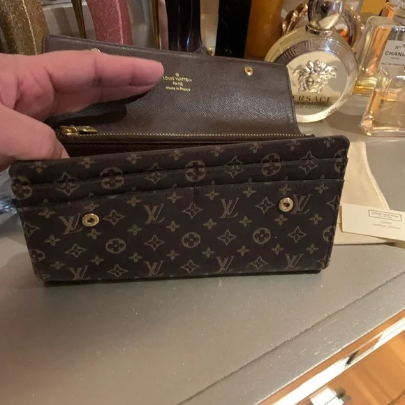 Louis Vuitton Sarah Mini Lin Clutch Wallet - Picture 8 of 8